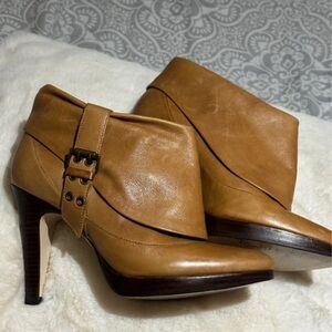 Chic Tan Leather Heeled Boots